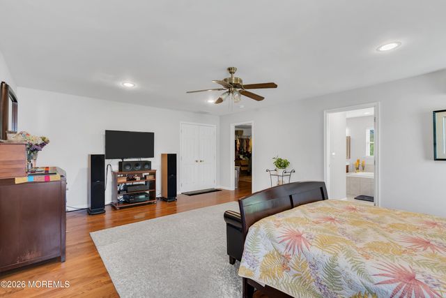 2 Saveria Court, Howell, NJ 07731