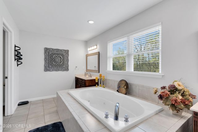 2 Saveria Court, Howell, NJ 07731