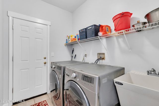 2 Saveria Court, Howell, NJ 07731