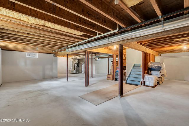 2 Saveria Court, Howell, NJ 07731