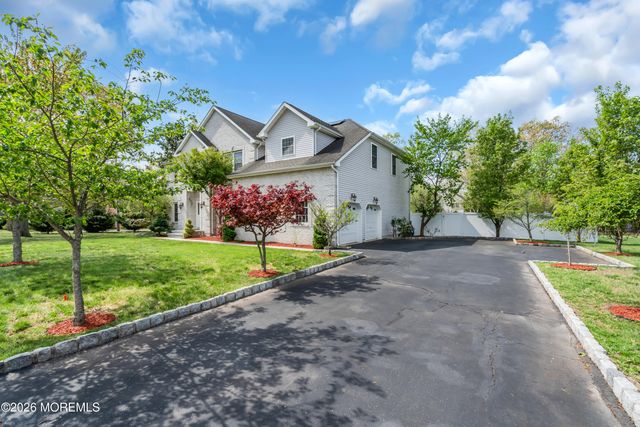 2 Saveria Court, Howell, NJ 07731