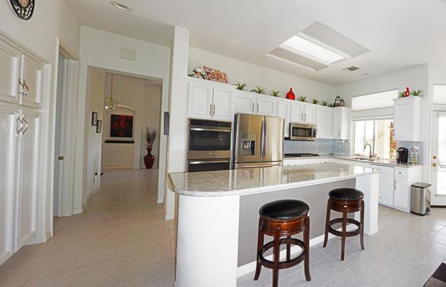 38104 Sunny Days Drive, Palm Desert, CA 92211