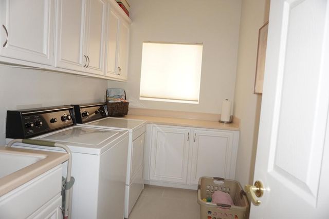 38104 Sunny Days Drive, Palm Desert, CA 92211