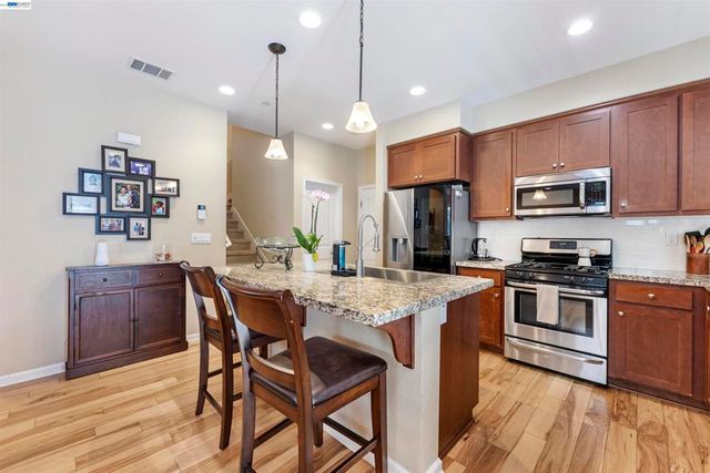 22647 Myrtle Cir, Hayward, CA 94541