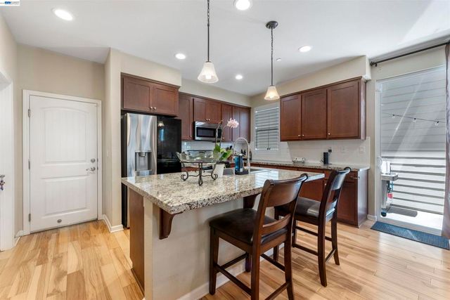 22647 Myrtle Cir, Hayward, CA 94541