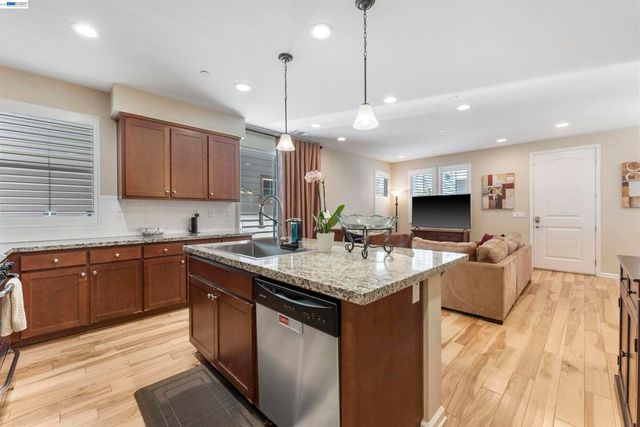 22647 Myrtle Cir, Hayward, CA 94541