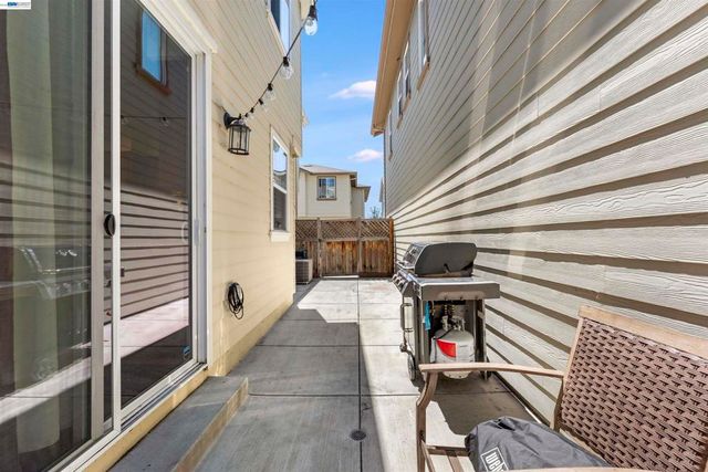 22647 Myrtle Cir, Hayward, CA 94541