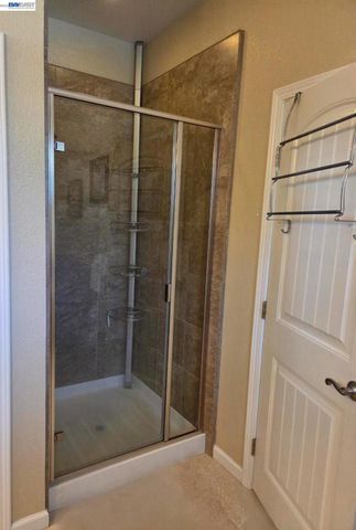22647 Myrtle Cir, Hayward, CA 94541