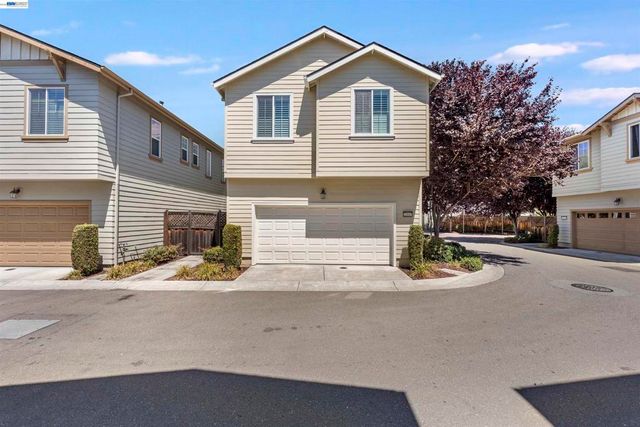 22647 Myrtle Cir, Hayward, CA 94541
