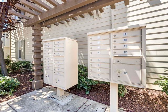 22647 Myrtle Cir, Hayward, CA 94541