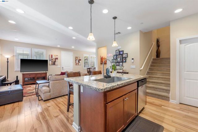 22647 Myrtle Cir, Hayward, CA 94541