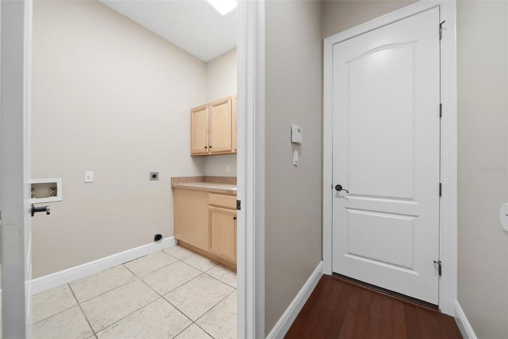 Image 15 of property listing at 8297 DAY LILY PLACE, Sanford, FL 32771