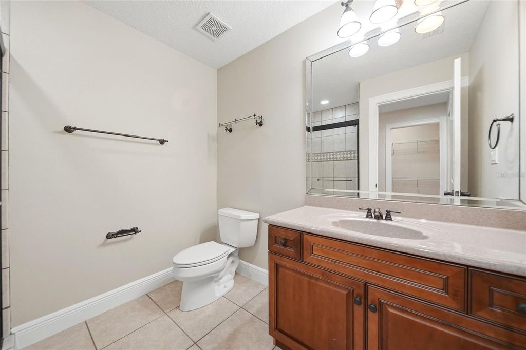 Image 33 of property listing at 8297 DAY LILY PLACE, Sanford, FL 32771