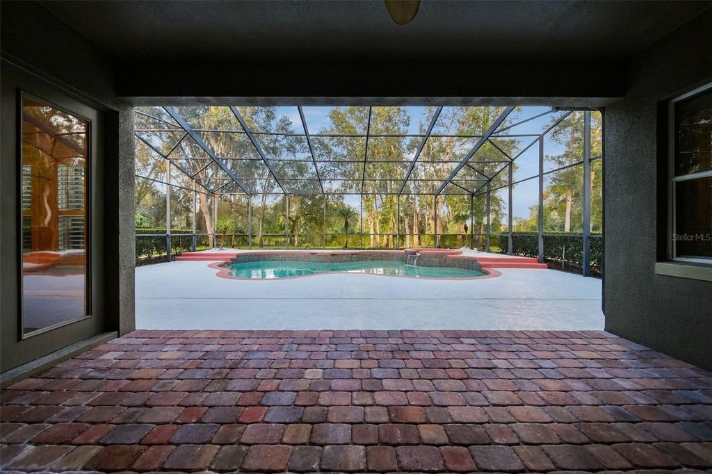 Image 42 of property listing at 8297 DAY LILY PLACE, Sanford, FL 32771