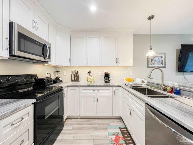 13351 Johnson Beach Rd 402E, Pensacola, FL 32507