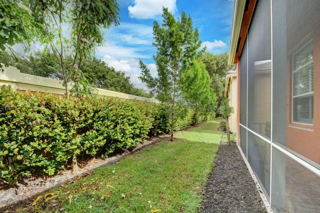 9925 Via Elegante, Wellington, FL 33411