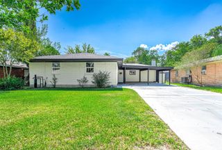 2113 21st Avenue N, Texas City, TX 77590