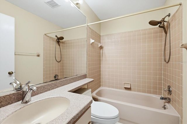 5837 GARDEN LAKES DRIVE, Bradenton, FL 34203