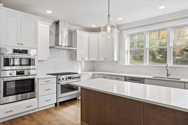 17 Forrest, Westford, MA 01886
