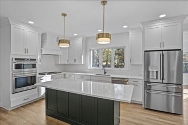 17 Forrest, Westford, MA 01886