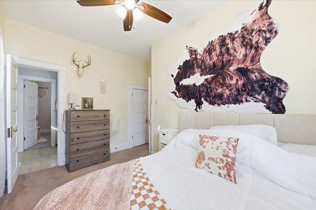 2555 AVENUE C Avenue, Council Bluffs, IA 51501