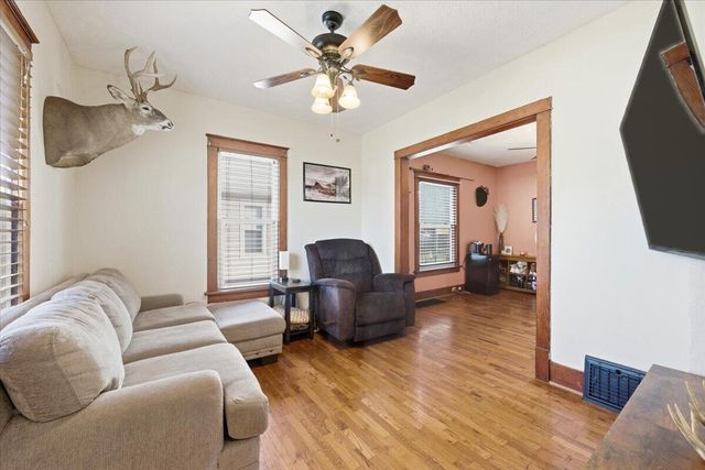 2555 AVENUE C Avenue, Council Bluffs, IA 51501