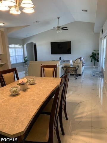 420 NE 15th TER, Cape Coral, FL 33909