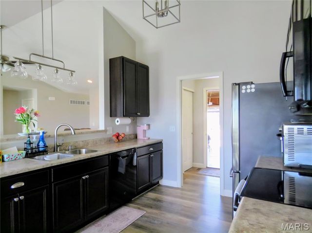 1716 Meade Court, Pacific, MO 63069