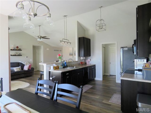 1716 Meade Court, Pacific, MO 63069