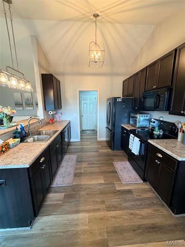 1716 Meade Court, Pacific, MO 63069