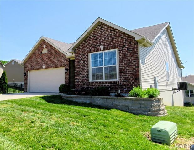 1716 Meade Court, Pacific, MO 63069