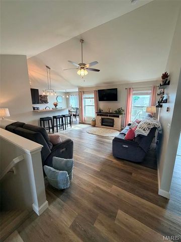1716 Meade Court, Pacific, MO 63069