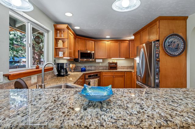 60947 Garnet Street, Bend, OR 97702