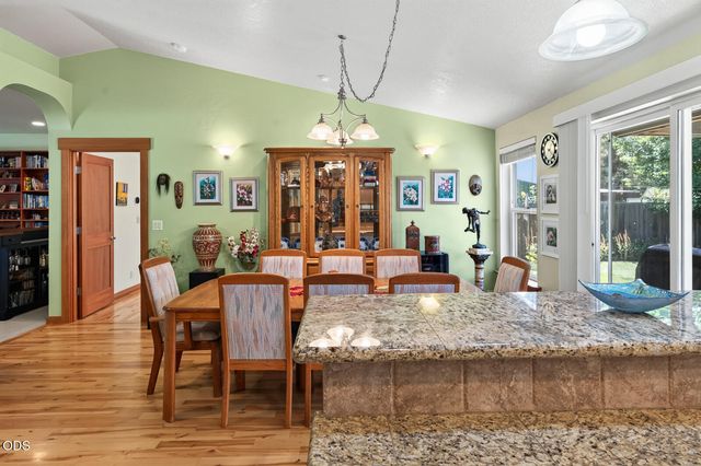 60947 Garnet Street, Bend, OR 97702