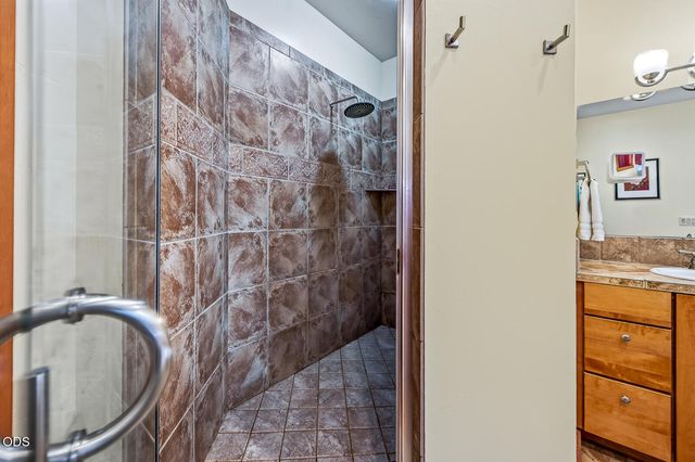 60947 Garnet Street, Bend, OR 97702
