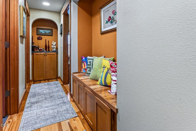 60947 Garnet Street, Bend, OR 97702