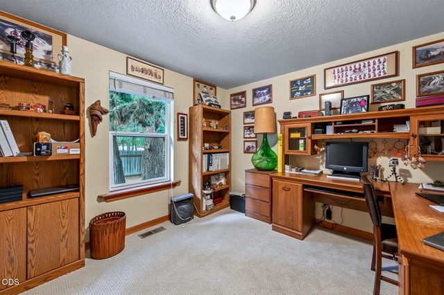 60947 Garnet Street, Bend, OR 97702