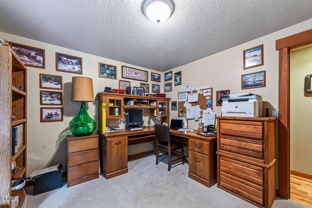 60947 Garnet Street, Bend, OR 97702