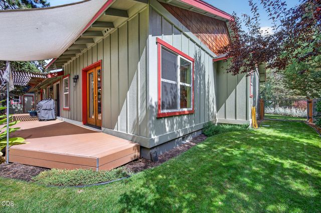 60947 Garnet Street, Bend, OR 97702