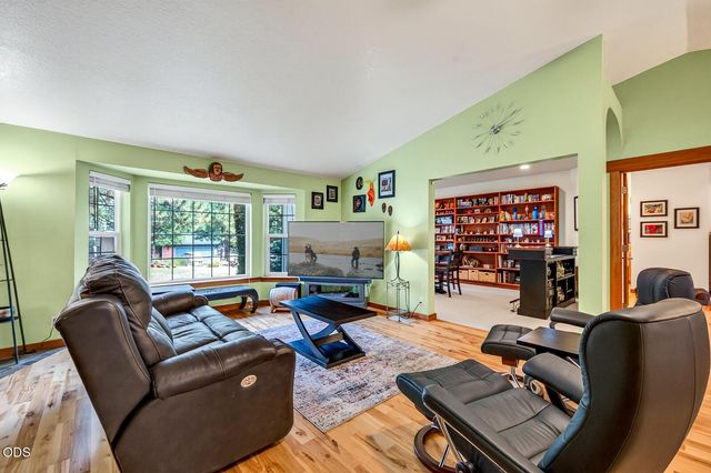 60947 Garnet Street, Bend, OR 97702