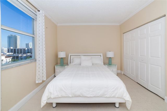 17100 N Bay Rd 1815, Sunny Isles Beach, FL 33160