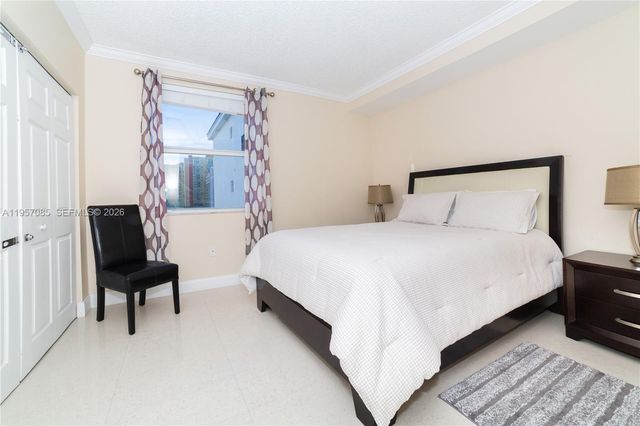 17100 N Bay Rd 1815, Sunny Isles Beach, FL 33160