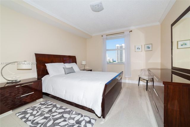 17100 N Bay Rd 1815, Sunny Isles Beach, FL 33160