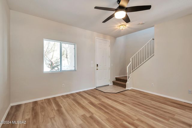 4262 E Deer Dancer Way, Tucson, AZ 85712