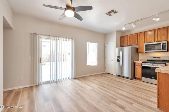 4262 E Deer Dancer Way, Tucson, AZ 85712