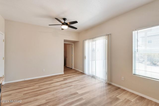 4262 E Deer Dancer Way, Tucson, AZ 85712