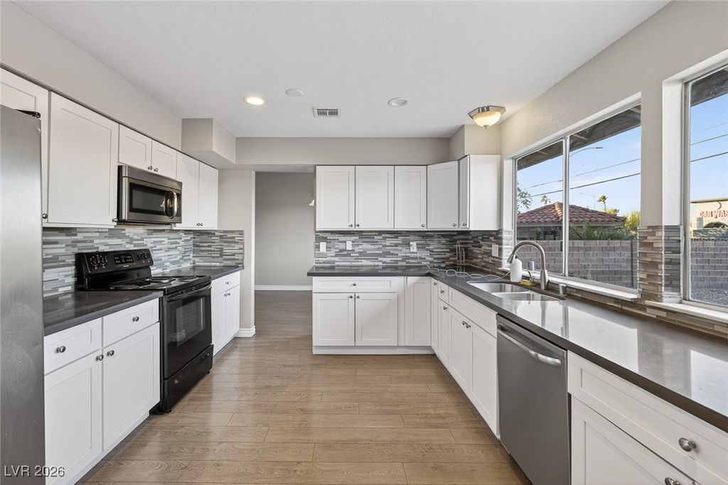 Image 12 of property listing at 3670 La Junta Drive, Las Vegas, NV 89120