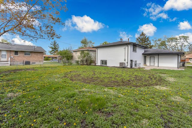 15622 Kenwood Avenue, South Holland, IL 60473