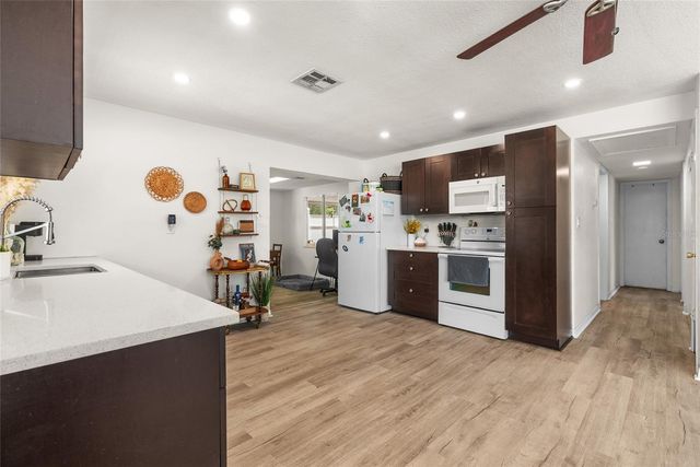 4040 68TH AVENUE N, Pinellas Park, FL 33781