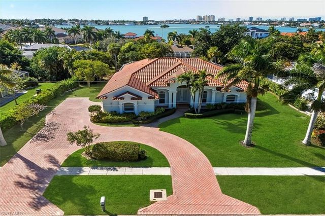 560 Inlet DR, Marco Island, FL 34145